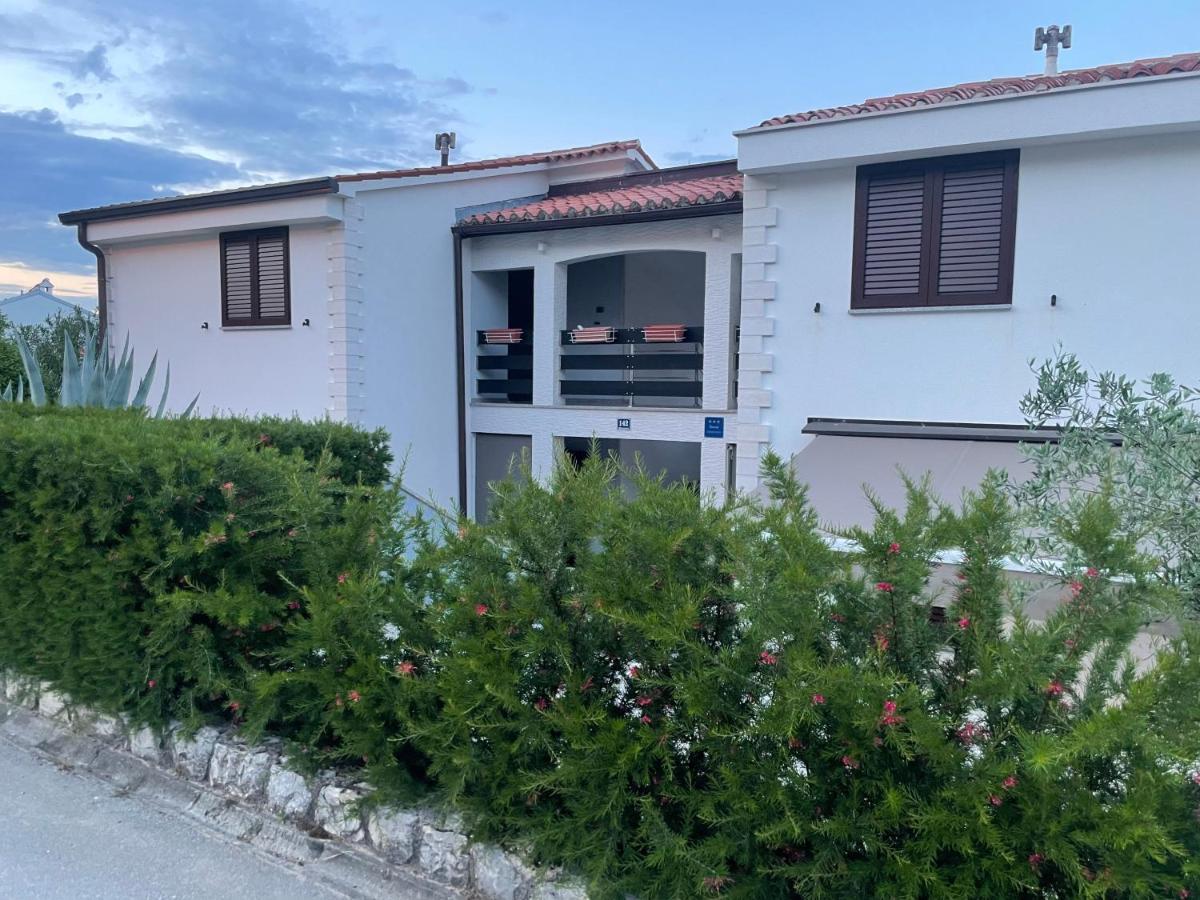 Residence4A-Appartamento Rosso Ravni Exterior foto