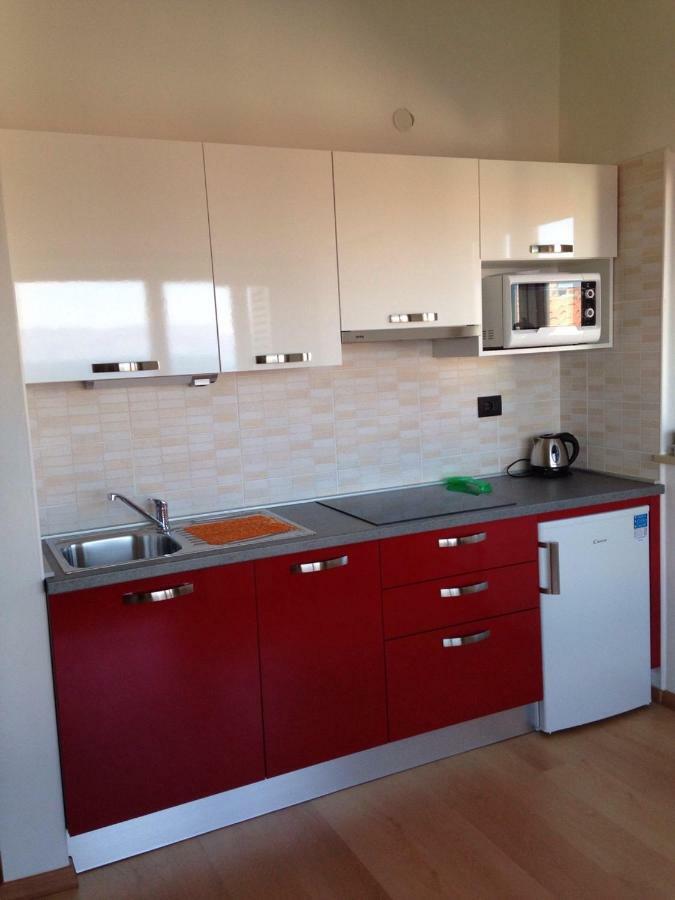 Residence4A-Appartamento Rosso Ravni Exterior foto